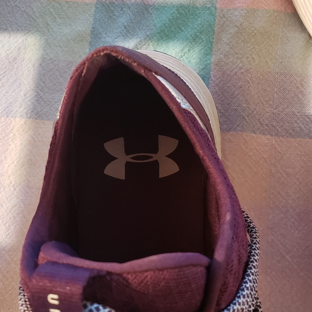 Shoes - Picture 4 of 5